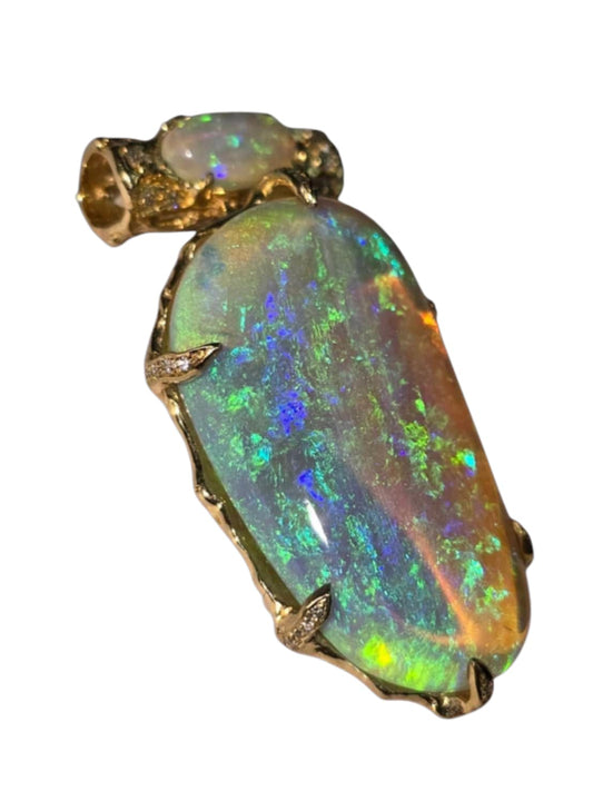 Beautiful Lg Opal in 18k pendant
