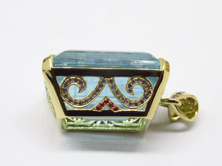 14k Gold Aquamarine pendant