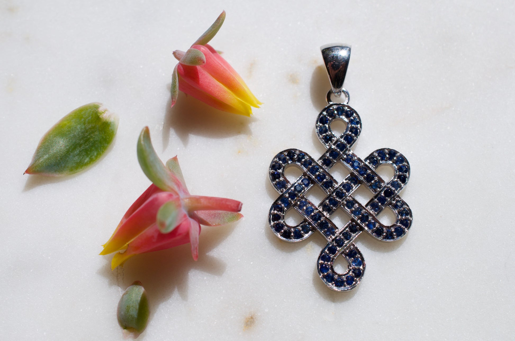 Blue Sapphire Srīvatsa Endless Knot Sterling Silver Pendant